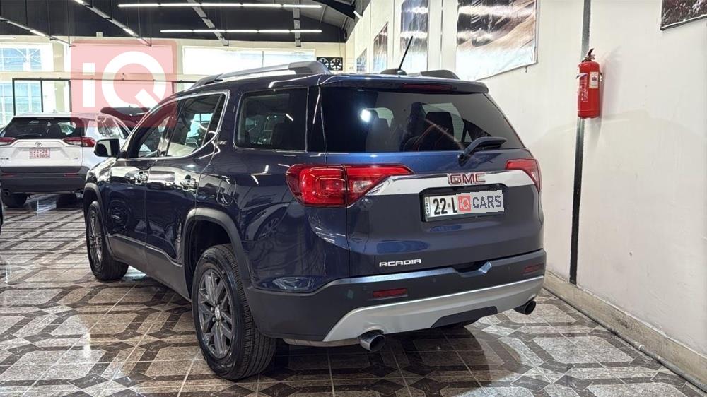 جی ئێم سی ئەکادیا